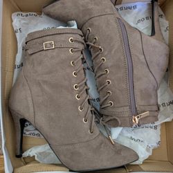 Boots - NEW