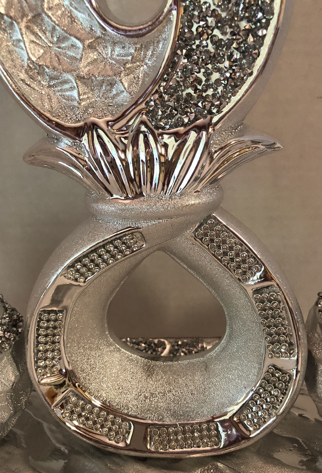 🙋♀️ Silver and Rhinestone Pineapple Decor