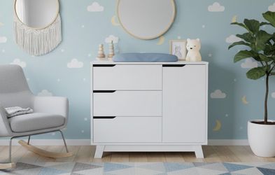 Babyletto Hudson Changer Nursery Dresser in White (M4223W) New in Box!  39.5" L x 19.25" W x 36.75" H Retails $429