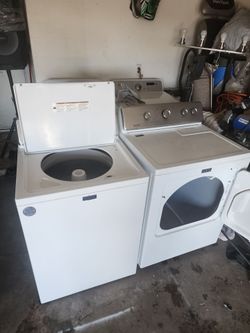 Maytag Washer And Electric Dryer Large Capacity