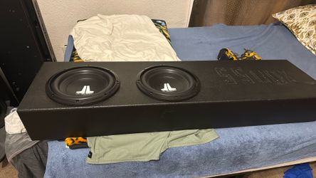 Jl audio sub woofers 10’ on ss pro box