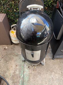 Weber old Smokey smoker grill
