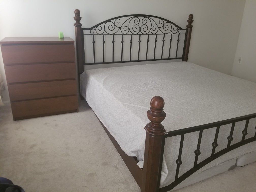 King size bed, mattress, box springs and drawer cabinet