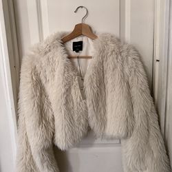 Faux fur coat M/L