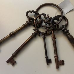 5 Piece Skeleton Key Largest Key 4 1/2”