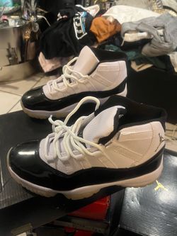 Size 8 - Jordan 11 Retro Mid Gratitude / Defining Moments