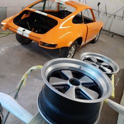 Professional restoration of Porsche and other Old Classics 