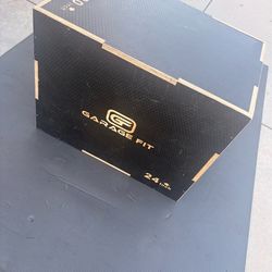 Garage fit plyo box in good condition