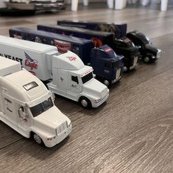 Diecast  1/64 Scale Tractor Trailers lot of 5 all of them are fully metal great condition asking 80 for all of them 