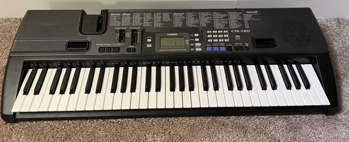 Casio CTK-720 61-Key Keyboard