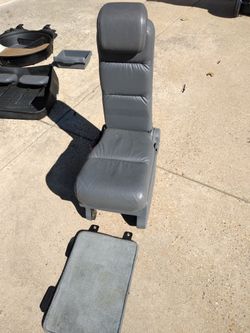 Honda Odyssey (2005-2010) 2nd Row Plus One Leather Seat