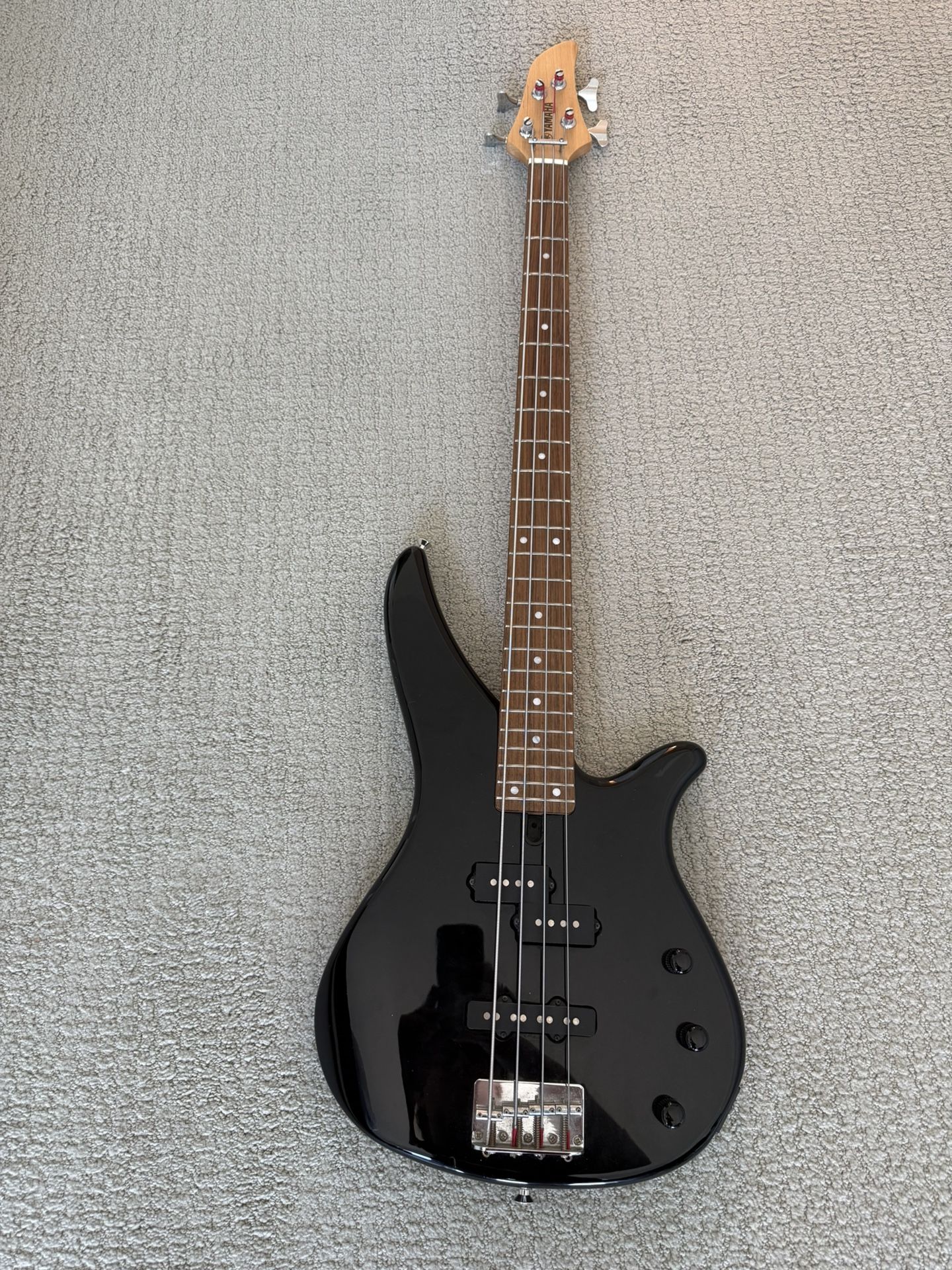 Yamaha RBX170 Bass Guitar + Gig Bag