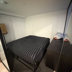 Free Helix King Mattress W/Pad & Bed frame 