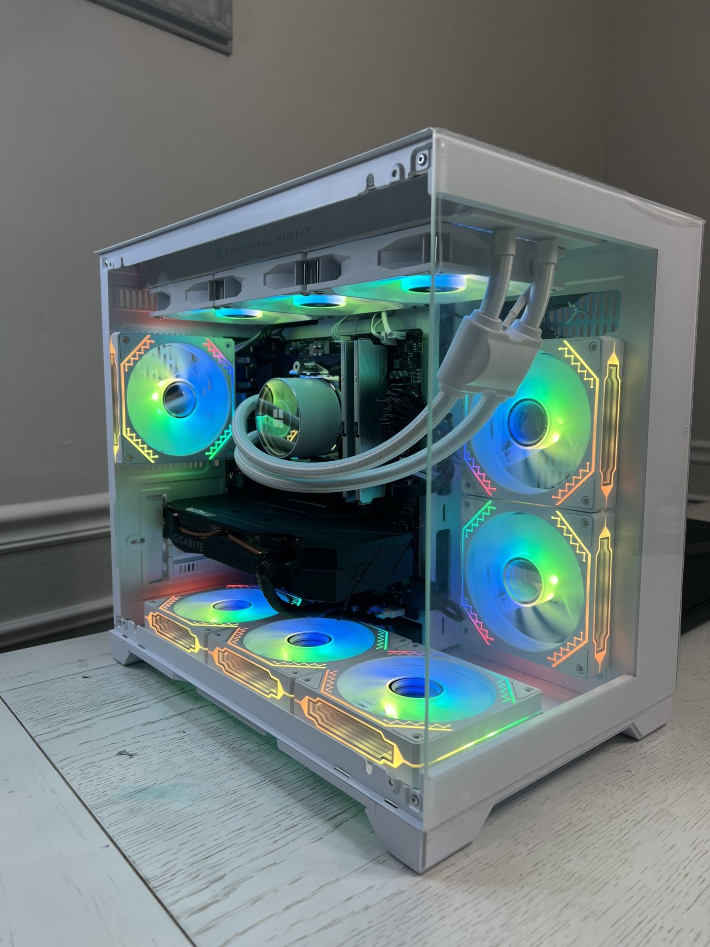 White Gaming PC