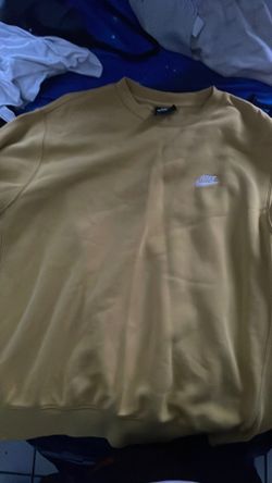 Nike sweater yellow large