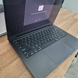 MacBook Pro 16,8 Apple M4 Pro 2025