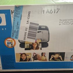 HP Photosmart A617 compact photo printer