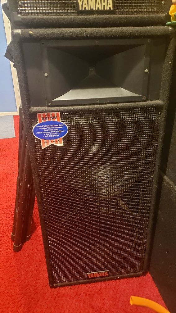 1pair of Yamaha s215v PA speakers