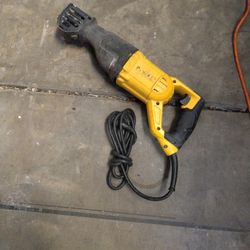 DeWalt Saw 