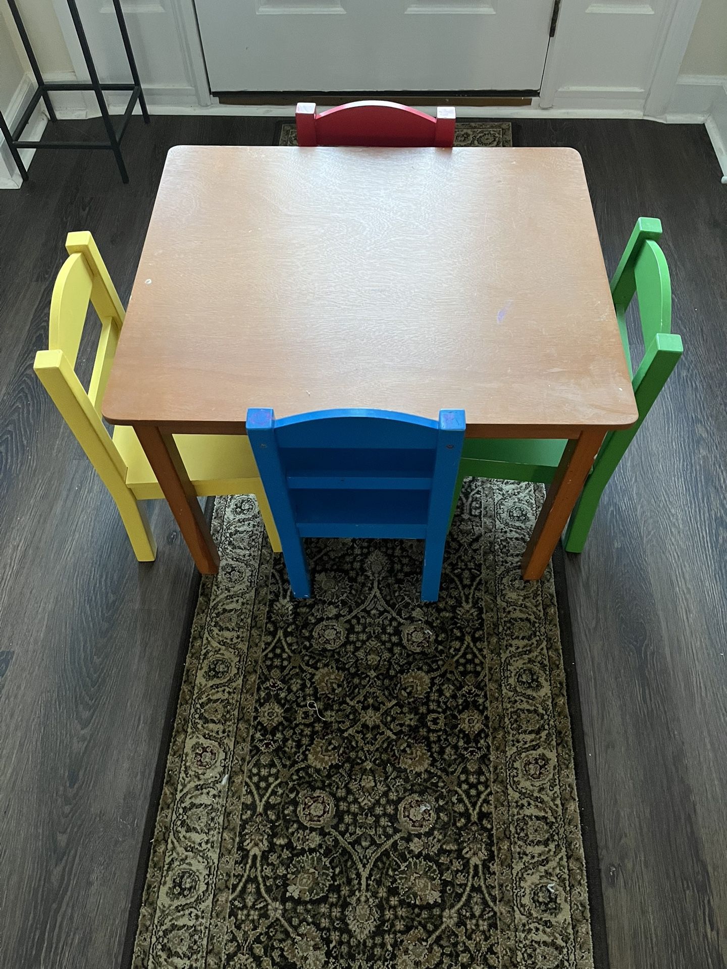 Kids Desk & Chair Set