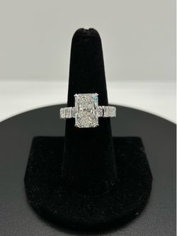 BRAND NEW 14KW 7.25CTW Radiant Cut Engagement Ring