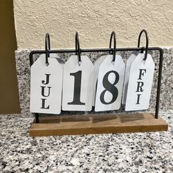 Farmhouse Date Sign