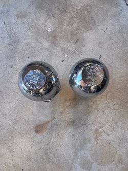 2 Heavy-Duty Trailer Hitch Balls