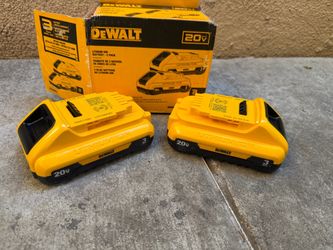 DEWALT 20V MAX Compact 3.0Ah Battery Pack (2 Pack)