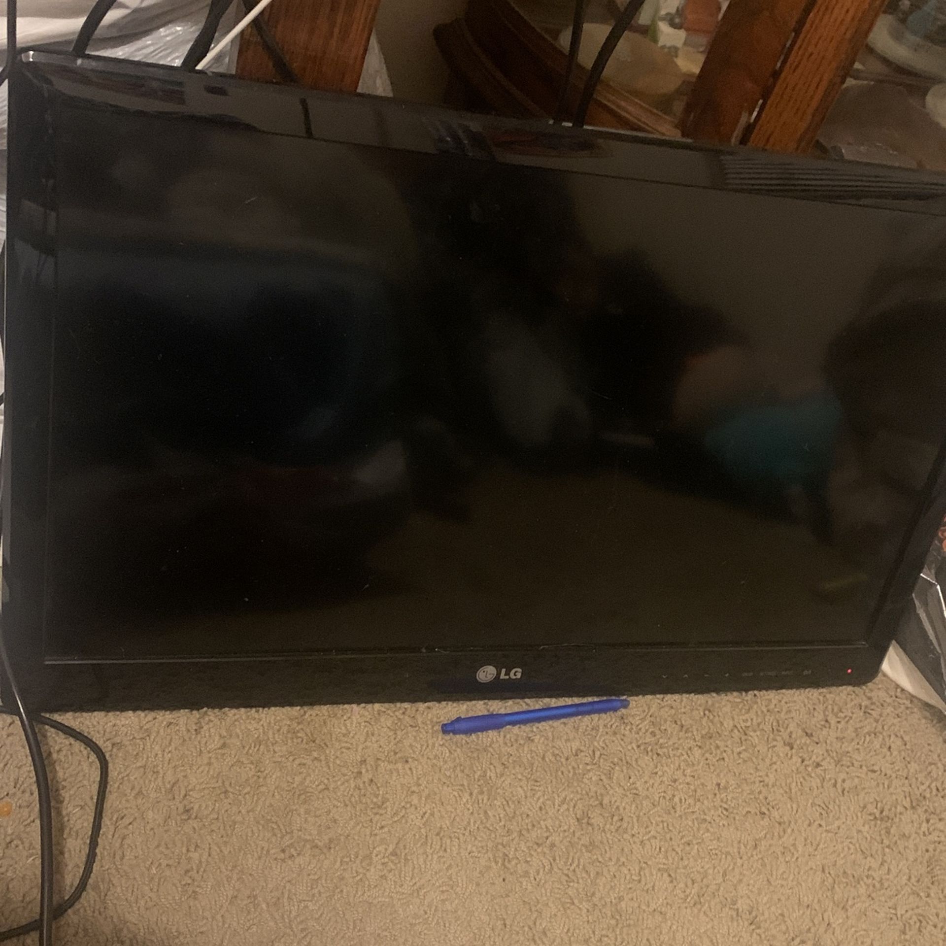 LG small television