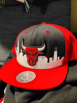 MITCHELL & NESS BULLS SNAPBACK HAT