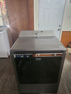 MAYTAG STAINLESS STEEL ELECTRIC DRYER XL CAPACITY 8.7 CU GOOD CONDITION DELIVERY AVAILABLE FOR EXTRA FEE
