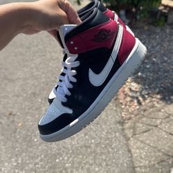 Youth Air Jordan 1 Mid