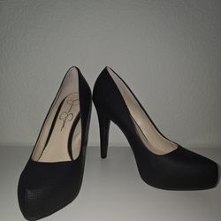 Jessica Simpson Black Pumps