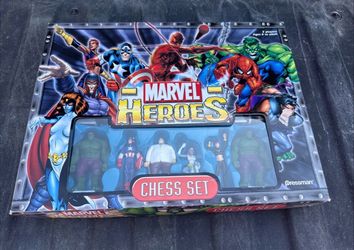 Marvel Heroes Chess set