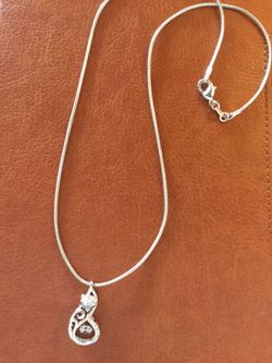 🌿🦊 Sterling Silver Foxy pendant necklace with crystals / 18 “ inch long Silver chain 925 stamped