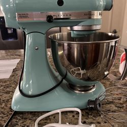 Kitchen aid stand mixer