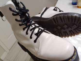 DR Martin's All White Platform