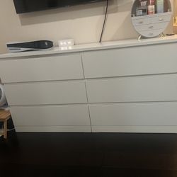 White Dresser With 2 Lamp Stand 