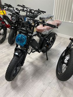 Assembled TST 1500W Peak Moped Style Electric Bike – Fast, Powerful & Built for Any Adventure!