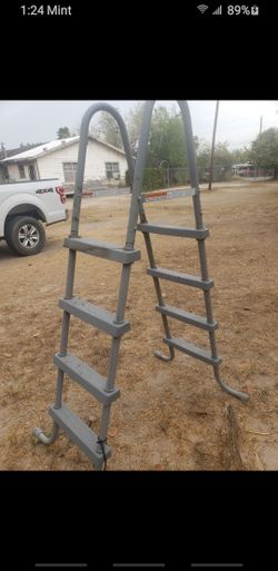 Pool Ladder