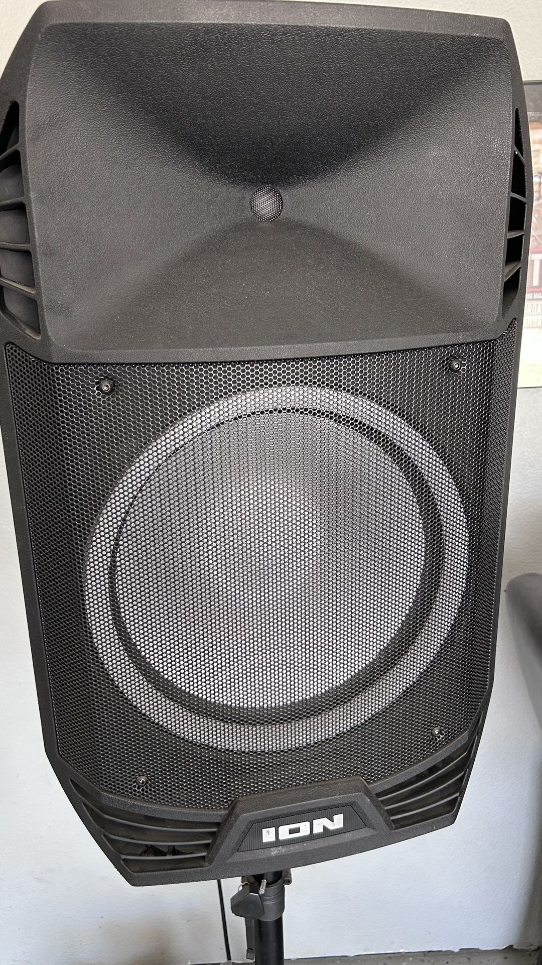 ION BLUETOOTH SPEAKER 