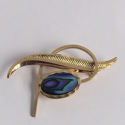 BROOCH
