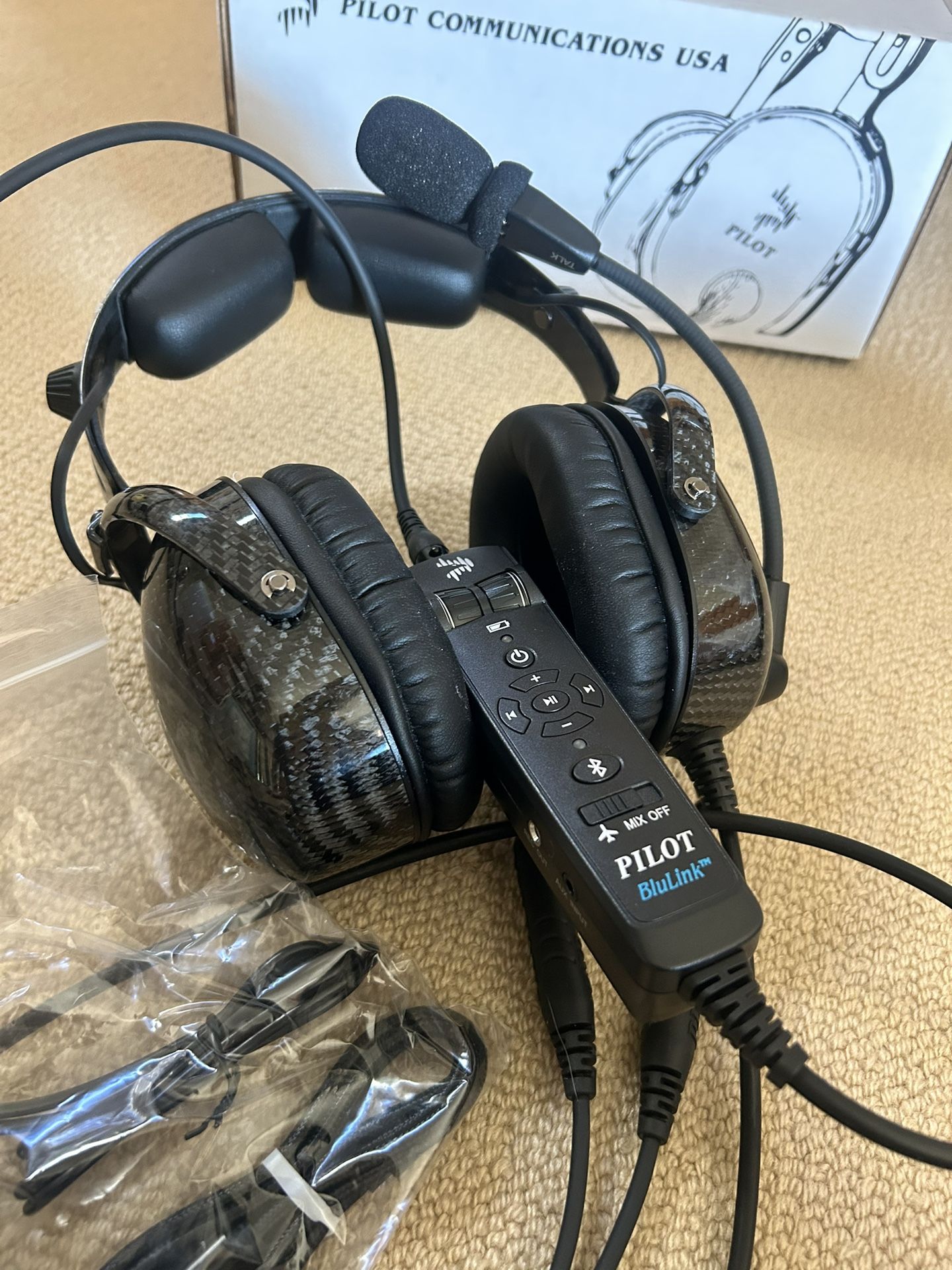 Pilot Usa Carbon A1 ANR Headset New! Compare With Bose A30!