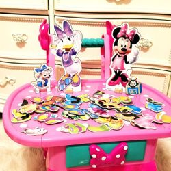 Minnie Dress Up
