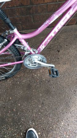 Trek mt 220 girl pink sale