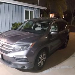 Honda Pilot EX-L With Navi  Low Miles.  FWD