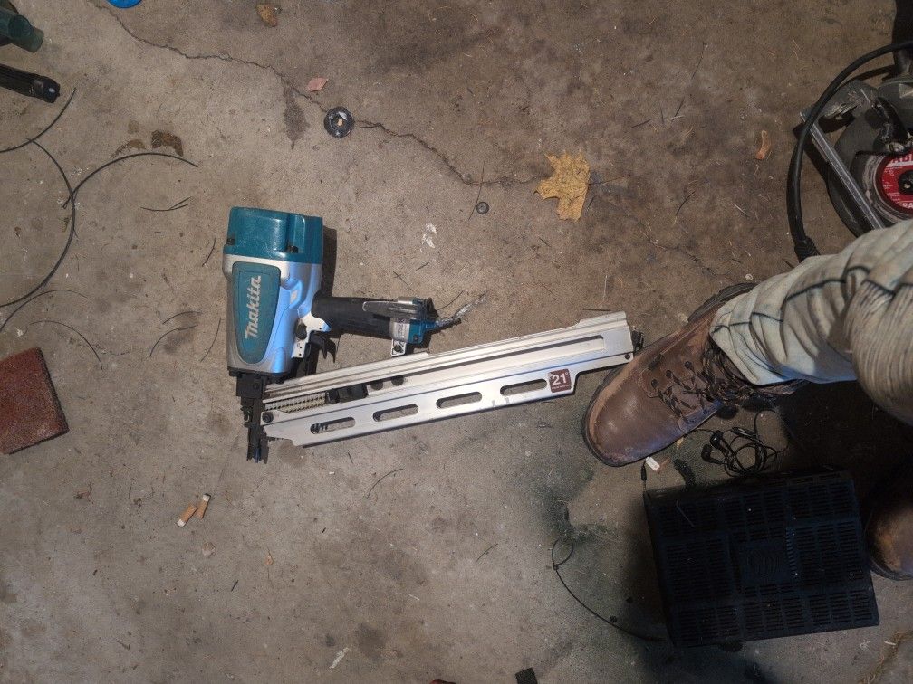 21° Makita Framing Nailer