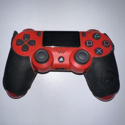 PS4 Controller with kontrolfreek grips 