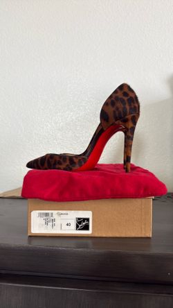 Heels size 9 Louboutin Iriza 100mm (size 40)