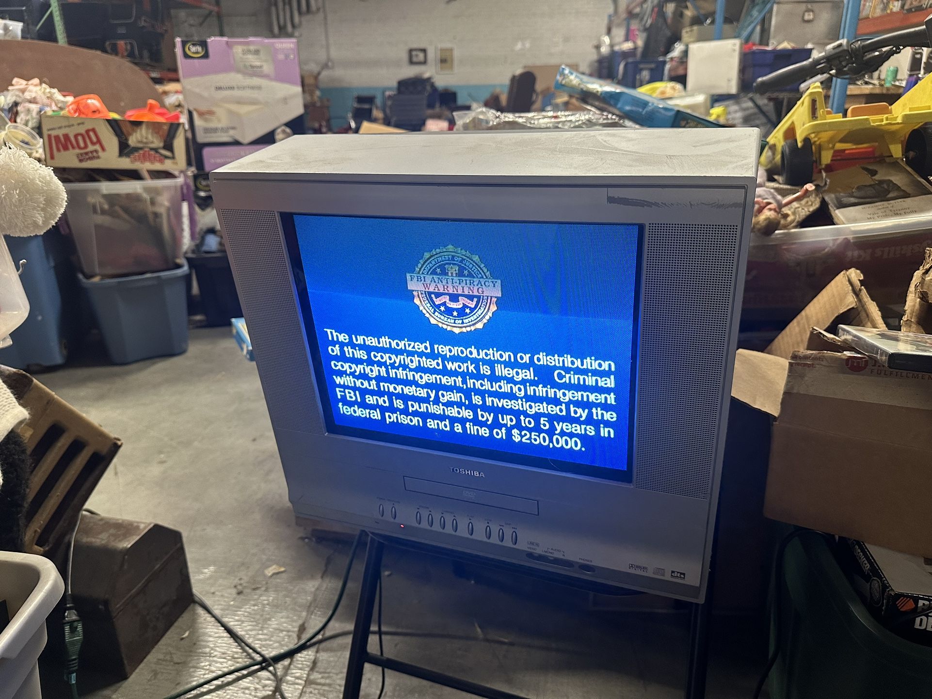 Toshiba 14” CRT Flat Television TV/DVD Combo Model No.MD14F11